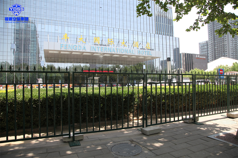 銀盾安保在國(guó)二招賓館提供安保安檢服務(wù)