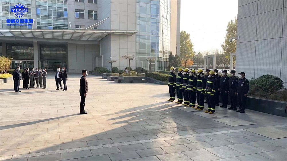 開展消防處突演練活動的銀盾安保隊員們