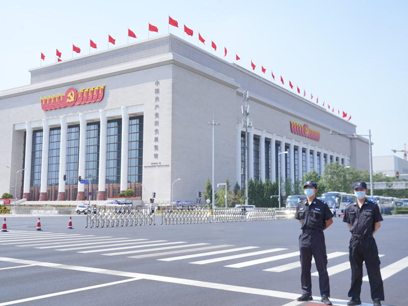 【奮斗百年路、起航新征程】銀盾保安護(hù)航中國(guó)共產(chǎn)黨成立100周年文藝演出