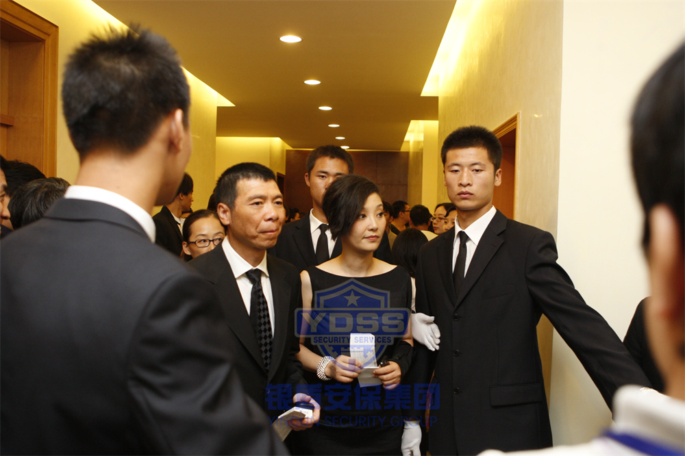 銀盾保安公司特勤人員為中國(guó)著名電影導(dǎo)演、編劇、演員提供安全隨衛(wèi)服務(wù)