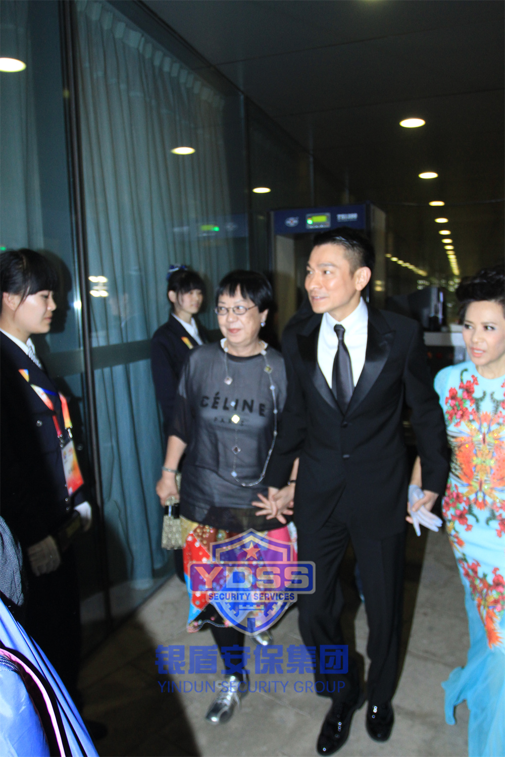 北京銀盾安保特勤隊(duì)員為名人提供安保護(hù)衛(wèi)服務(wù)