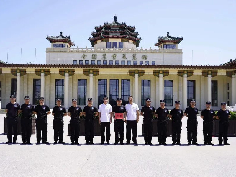 【褒獎(jiǎng)先進(jìn)、樹立標(biāo)桿】銀盾保安表?yè)P(yáng)獎(jiǎng)勵(lì)第一季度優(yōu)秀班隊(duì)和優(yōu)秀員工