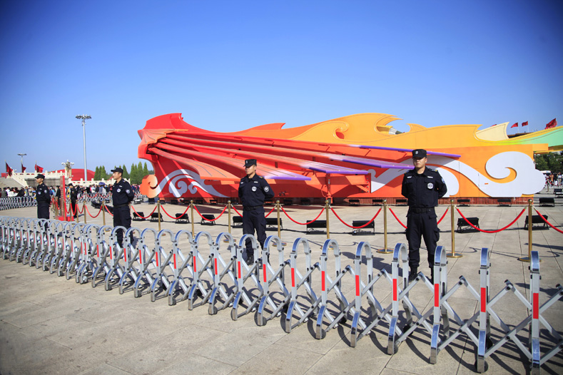 【盛世華誕】銀盾保安圓滿完成天安門(mén)廣場(chǎng)中華兒女彩車(chē)守護(hù)任務(wù)